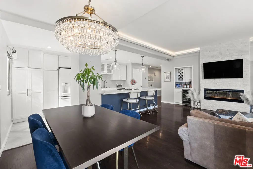 7250 Franklin Avenue 616, Los Angeles, California 90046 home-pic-0